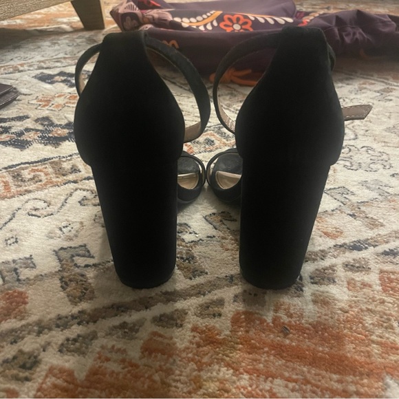 Steve Madden suede black heels - Picture 3 of 4